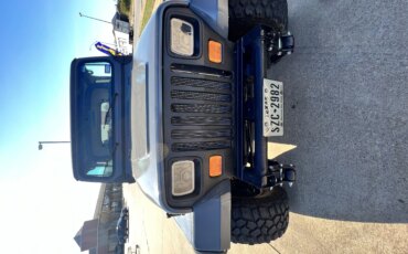 Jeep-Wrangler-4wd-laredo-1987-Gray-Black-1