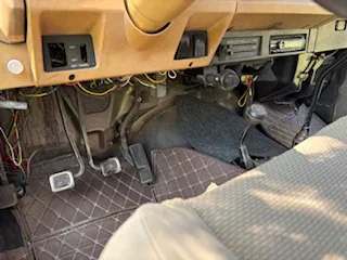 Jeep-Wrangler-4wd-sahara-1988-Green-Tan-17