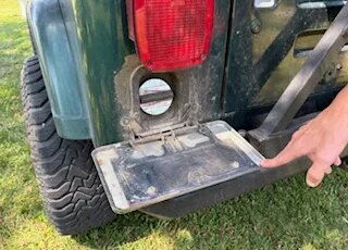 Jeep-Wrangler-4wd-sahara-1988-Green-Tan-19