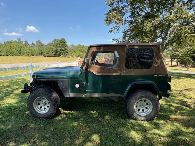 Jeep-Wrangler-4wd-sahara-1988-Green-Tan