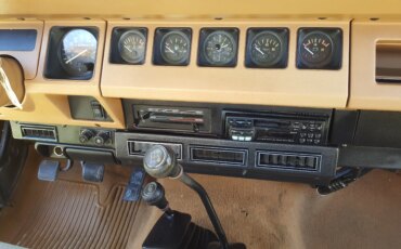 Jeep-Wrangler-4wd-sahara-1988-Tan-Brown-1