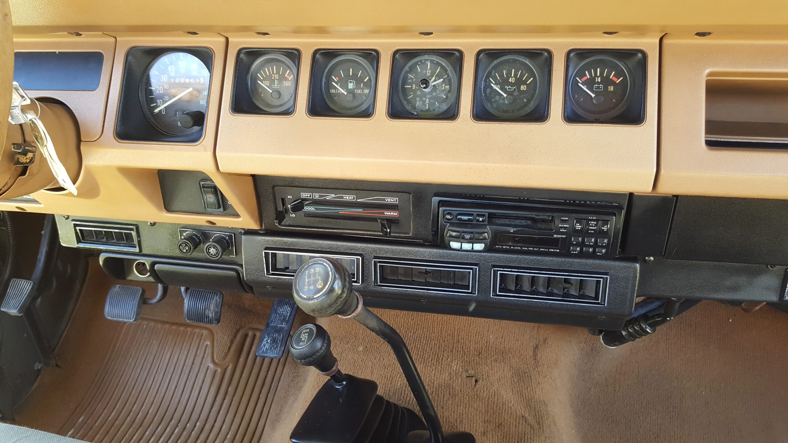 Jeep-Wrangler-4wd-sahara-1988-Tan-Brown-1