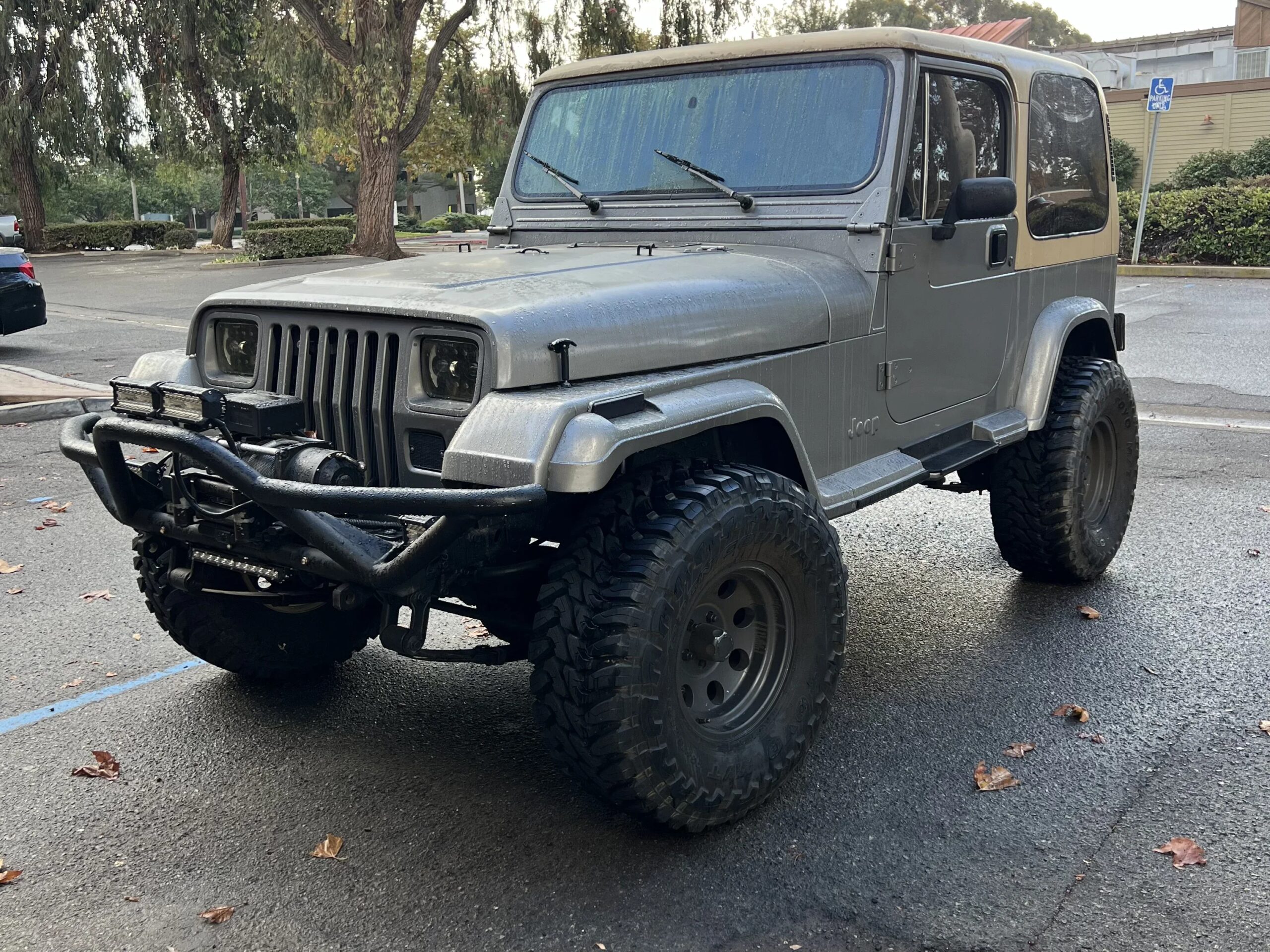 Jeep-Wrangler-4wd-sahara-1990-Gray-Tan-15