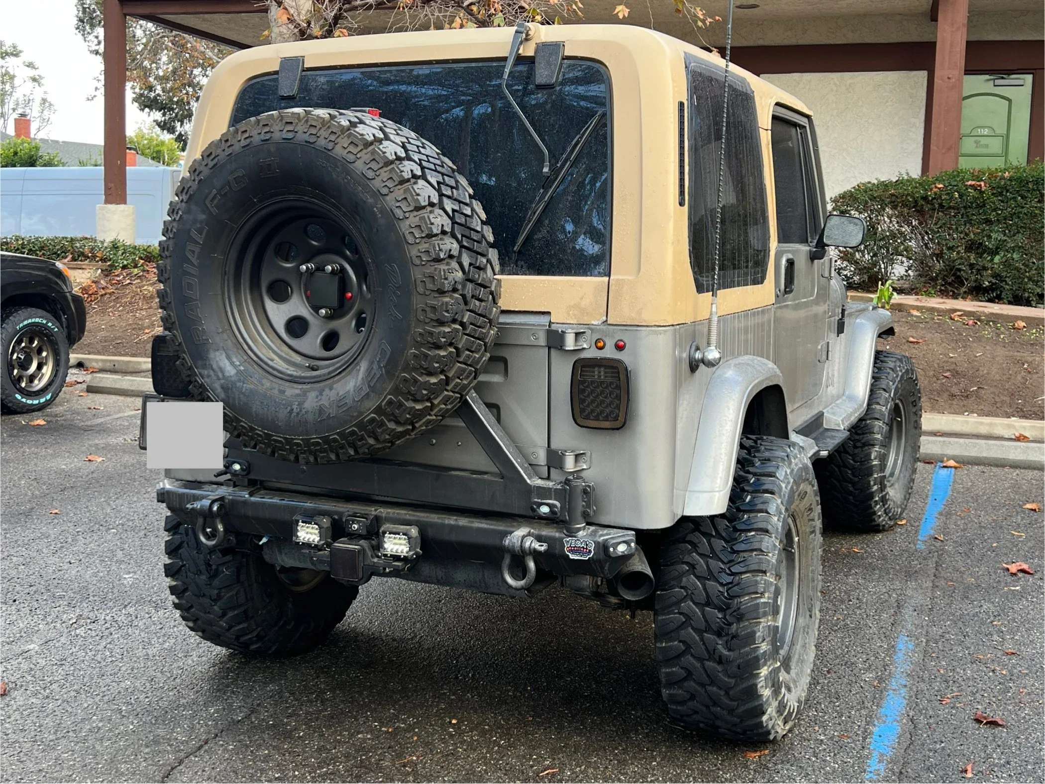 Jeep-Wrangler-4wd-sahara-1990-Gray-Tan-17