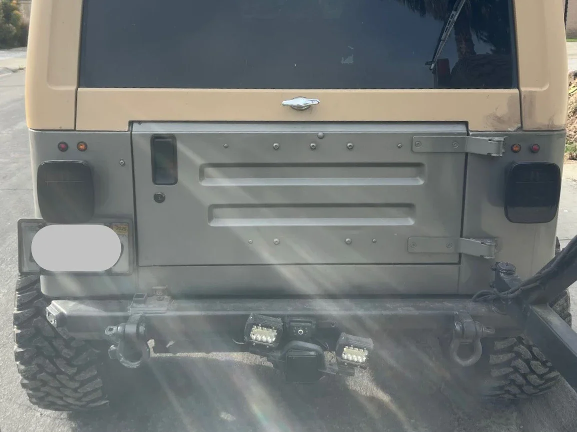 Jeep-Wrangler-4wd-sahara-1990-Gray-Tan-2