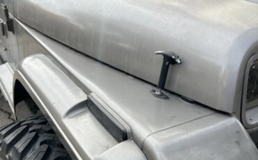 Jeep-Wrangler-4wd-sahara-1990-Gray-Tan-7
