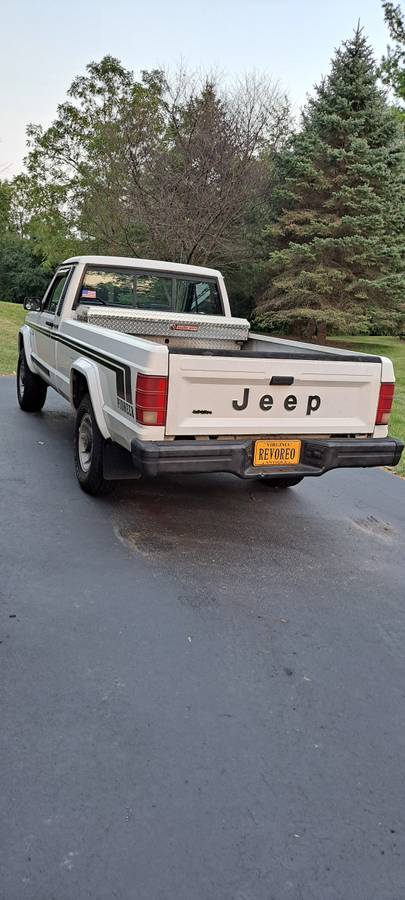 Jeep-camanche-1989-white-1