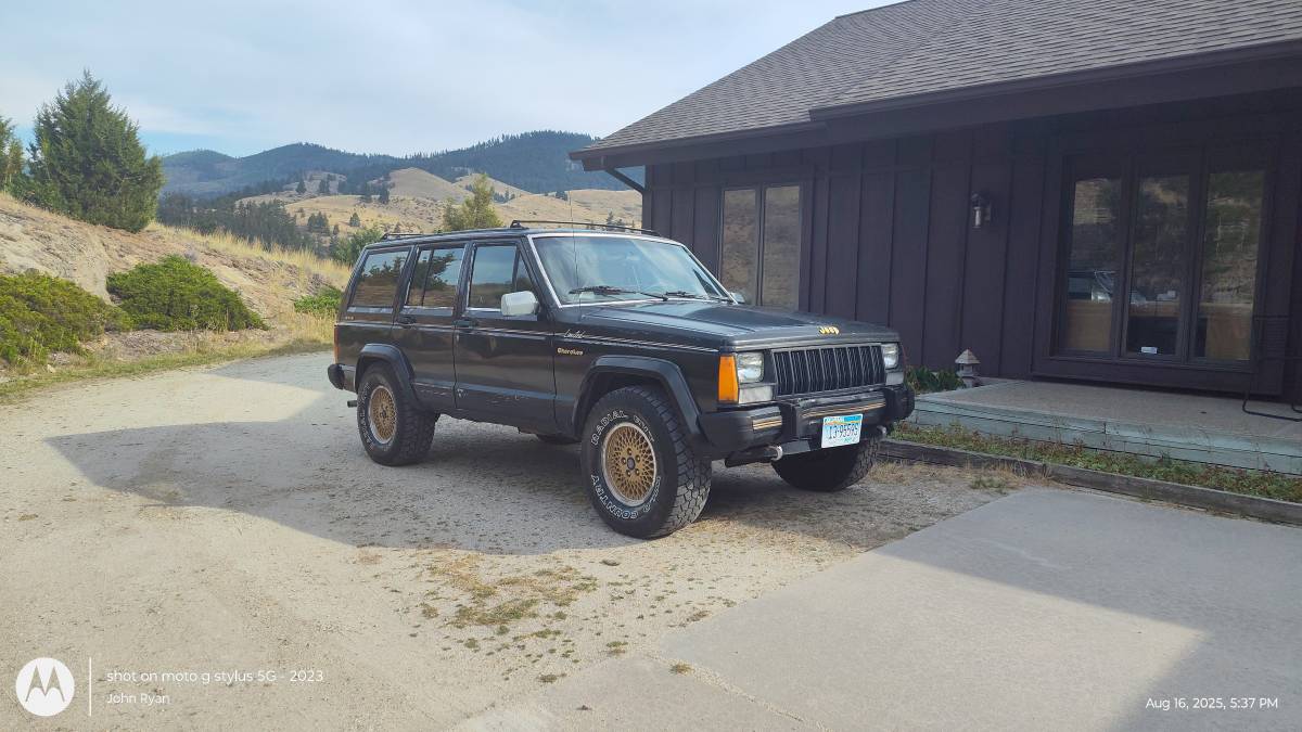 Jeep-cherokee-1988-black