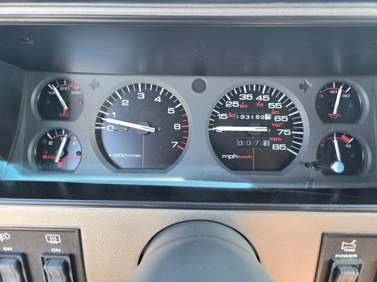 Jeep-cherokee-1991-white-8