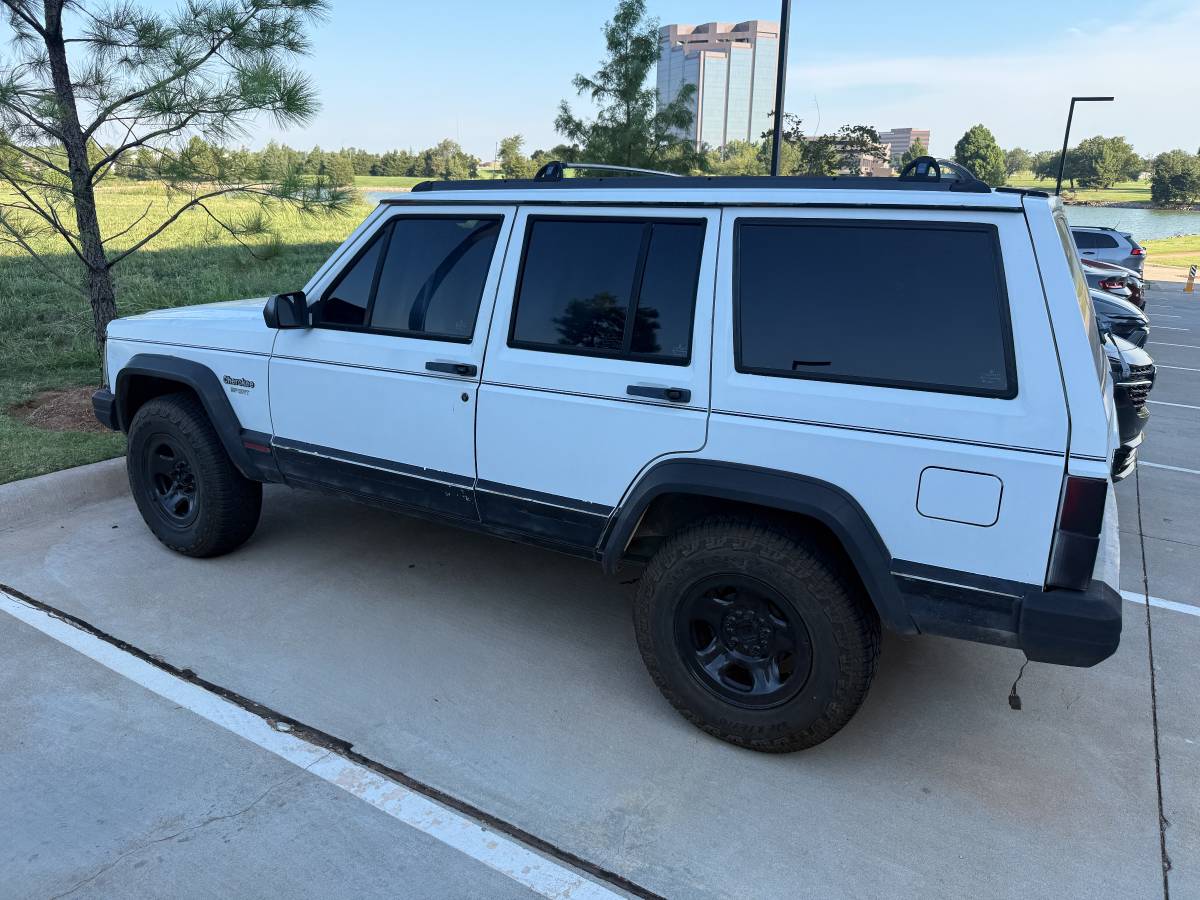 Jeep-cherokee-1993-white-10
