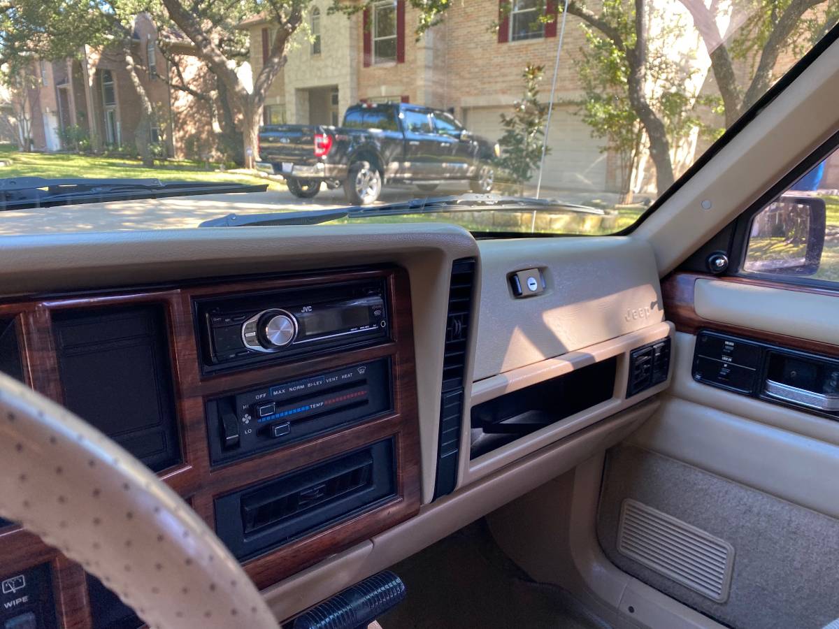 Jeep-cherokee-country-4x4-xj-1993-green-14