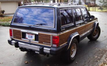 Jeep-cherokee-wagoneer-limited-4x4-1990