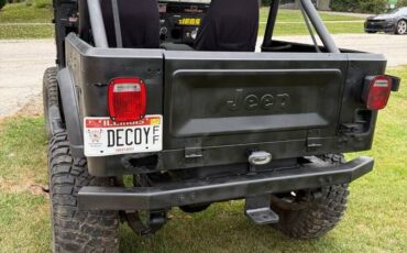 Jeep-cj-7-1983-black-3