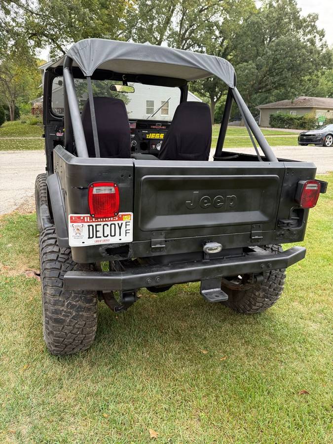 Jeep-cj-7-1983-black-3