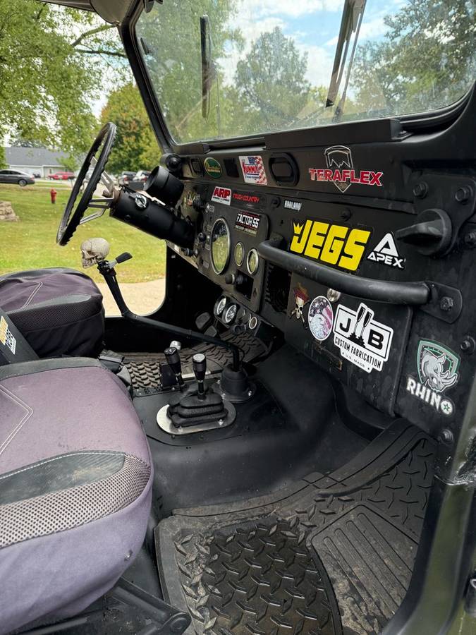 Jeep-cj-7-1983-black-5
