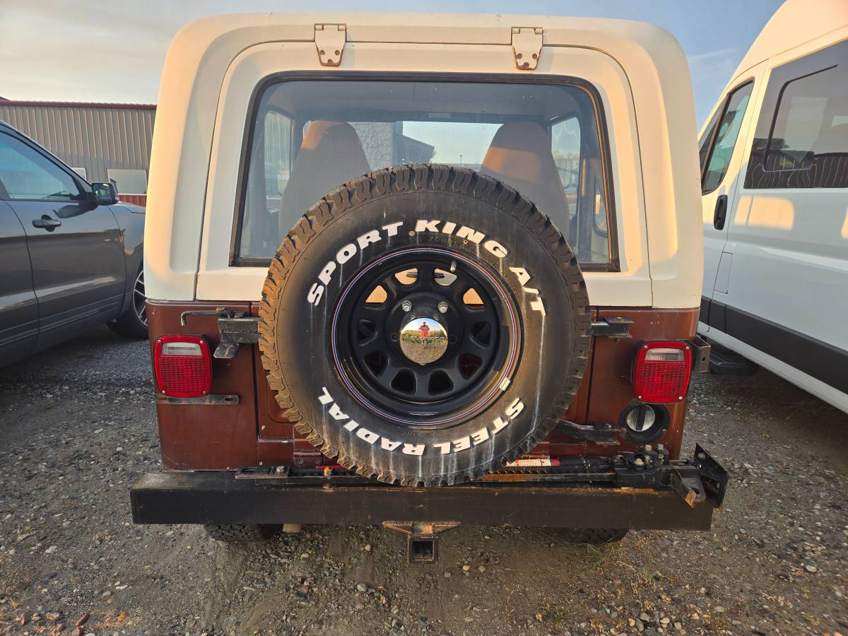Jeep-cj-7-1995-brown-4