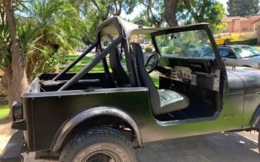 Jeep-cj-7-open-body-std.-1984-black-1