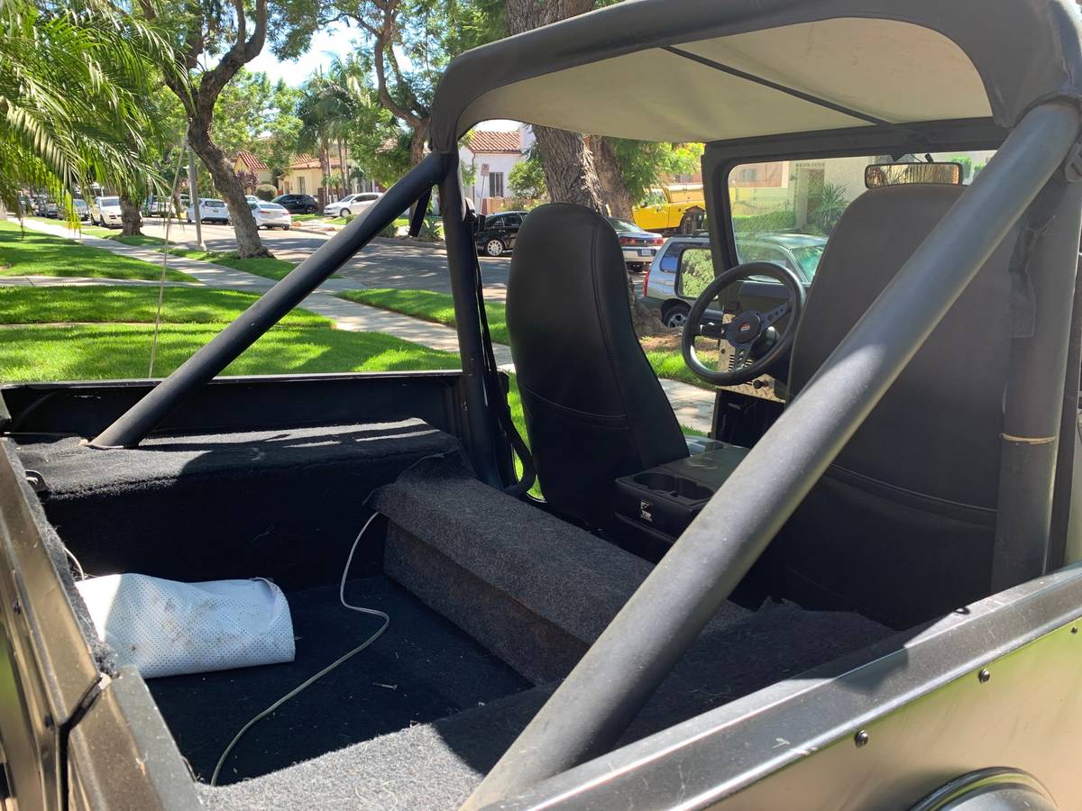 Jeep-cj-7-open-body-std.-1984-black-2