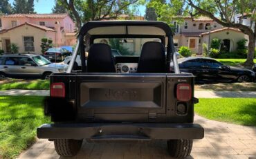 Jeep-cj-7-open-body-std.-1984-black-3