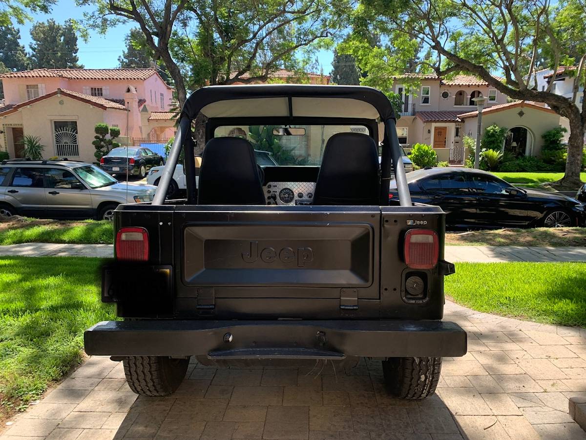 Jeep-cj-7-open-body-std.-1984-black-3