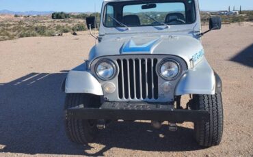 Jeep-cj-8-scrambler-1982-silver-1