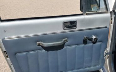 Jeep-cj-8-scrambler-1982-silver-11