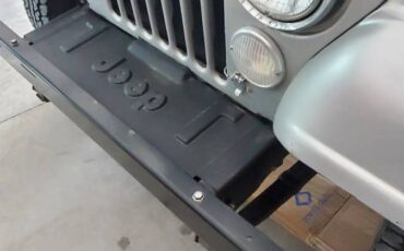 Jeep-cj-8-scrambler-1982-silver-6