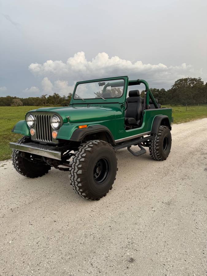 Jeep-cj-8-scrambler-1983-4