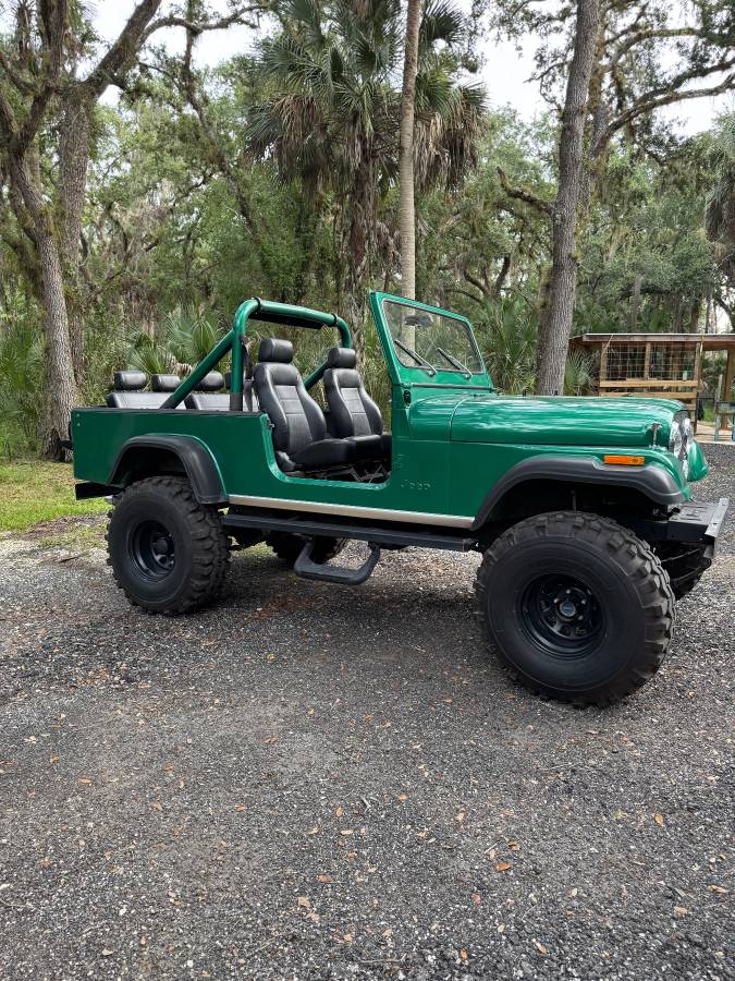 Jeep-cj-8-scrambler-1983-7