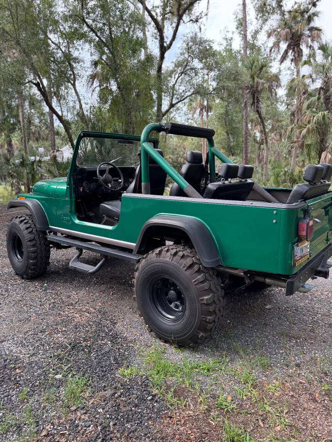 Jeep-cj-8-scrambler-1983-8
