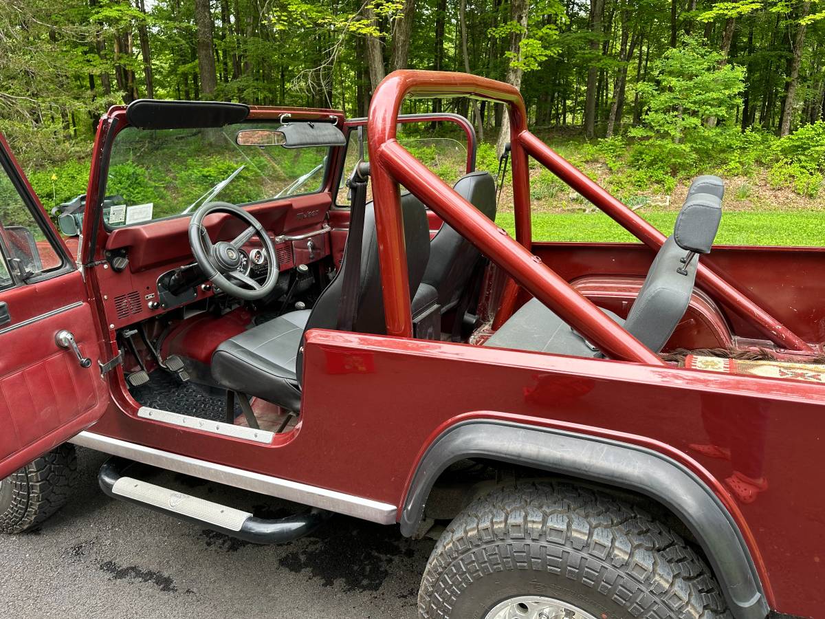 Jeep-cj-8-scrambler-1984-red-4