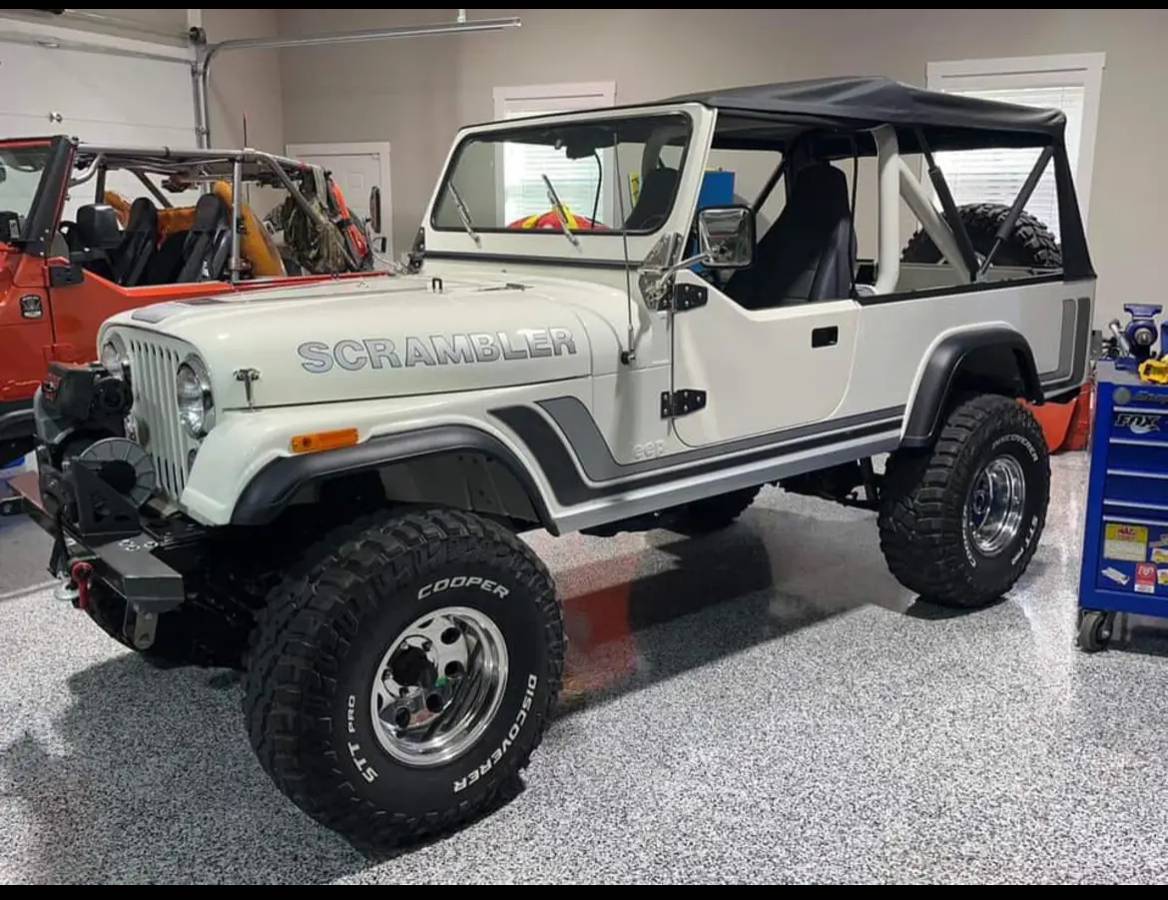 Jeep-cj-8-scrambler-open-body-with-extra-duty-susp-1982-white-1
