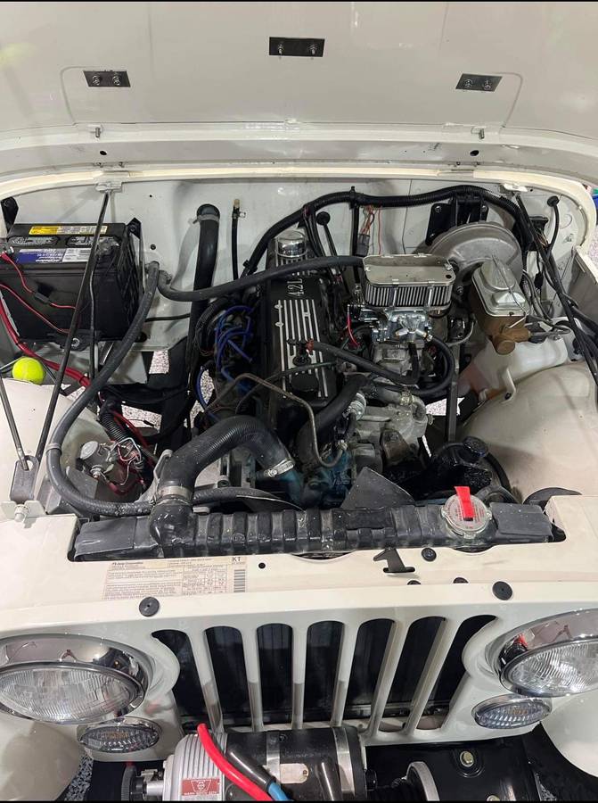 Jeep-cj-8-scrambler-open-body-with-extra-duty-susp-1982-white-11