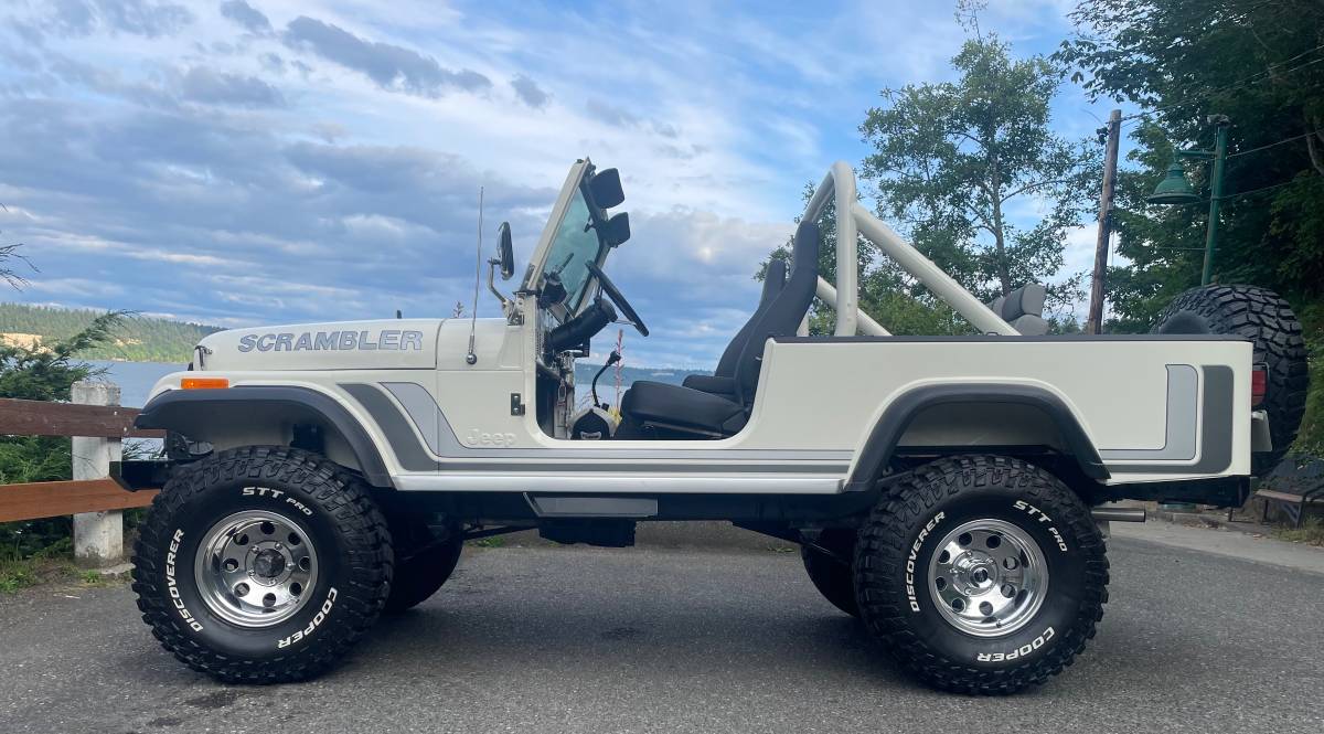Jeep-cj-8-scrambler-open-body-with-extra-duty-susp-1982-white-13