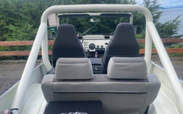 Jeep-cj-8-scrambler-open-body-with-extra-duty-susp-1982-white-15