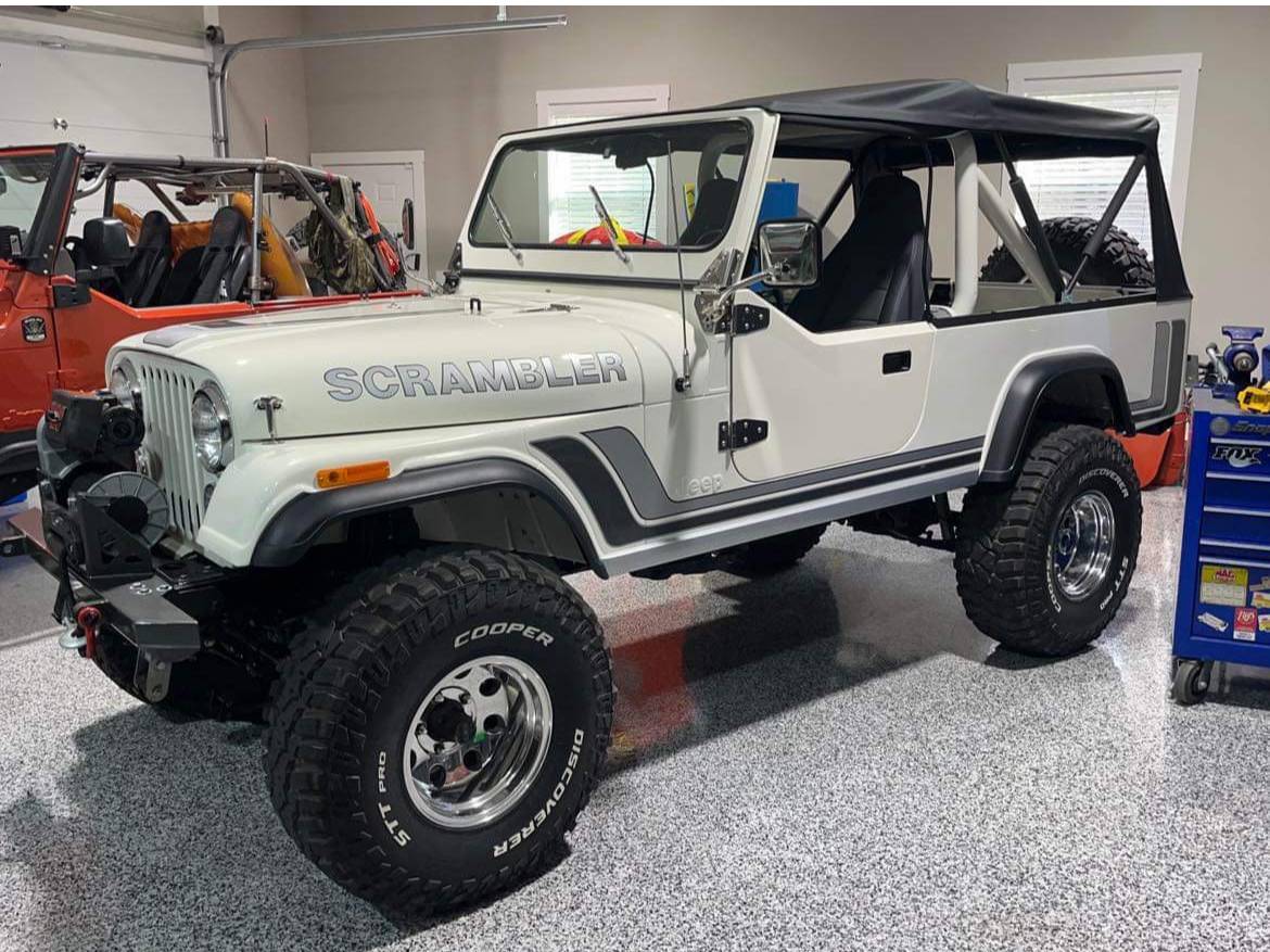 Jeep-cj-8-scrambler-open-body-with-extra-duty-susp-1982-white-5