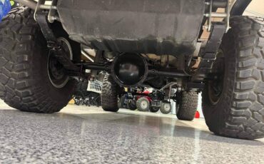 Jeep-cj-8-scrambler-open-body-with-extra-duty-susp-1982-white-9