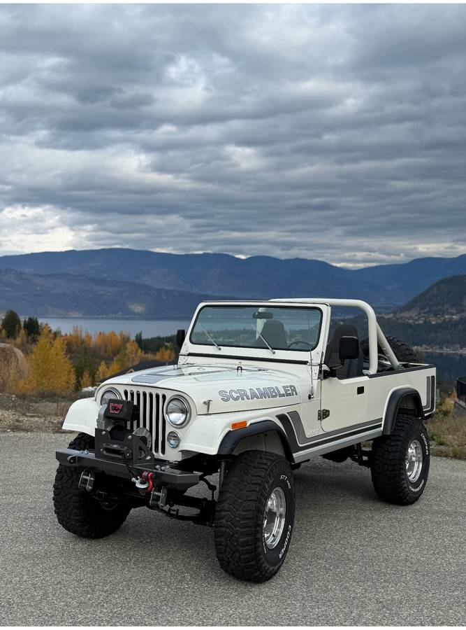 Jeep-cj-8-scrambler-open-body-with-extra-duty-susp-1982-white