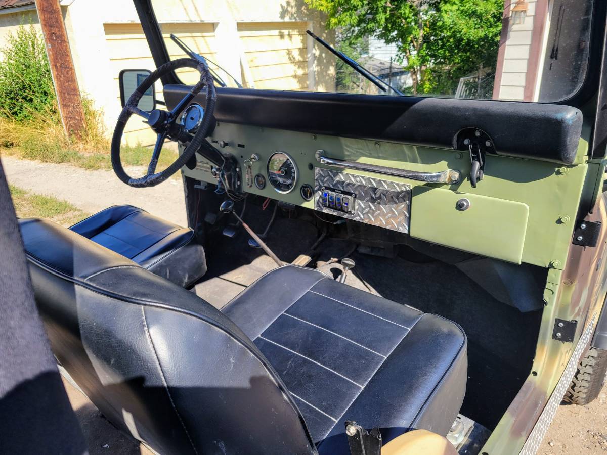 Jeep-cj5-1975-custom-12