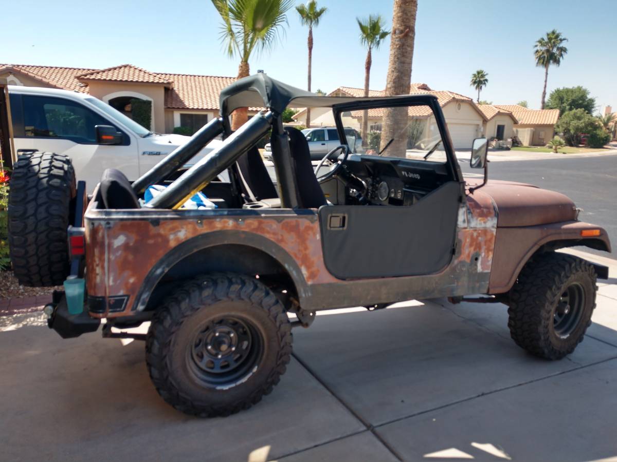 Jeep-cj7-1981-brown-2