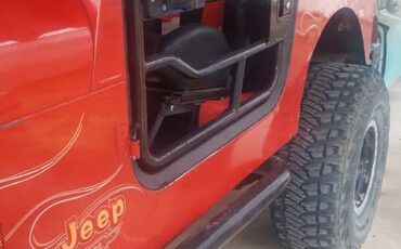 Jeep-cj7-1982-17