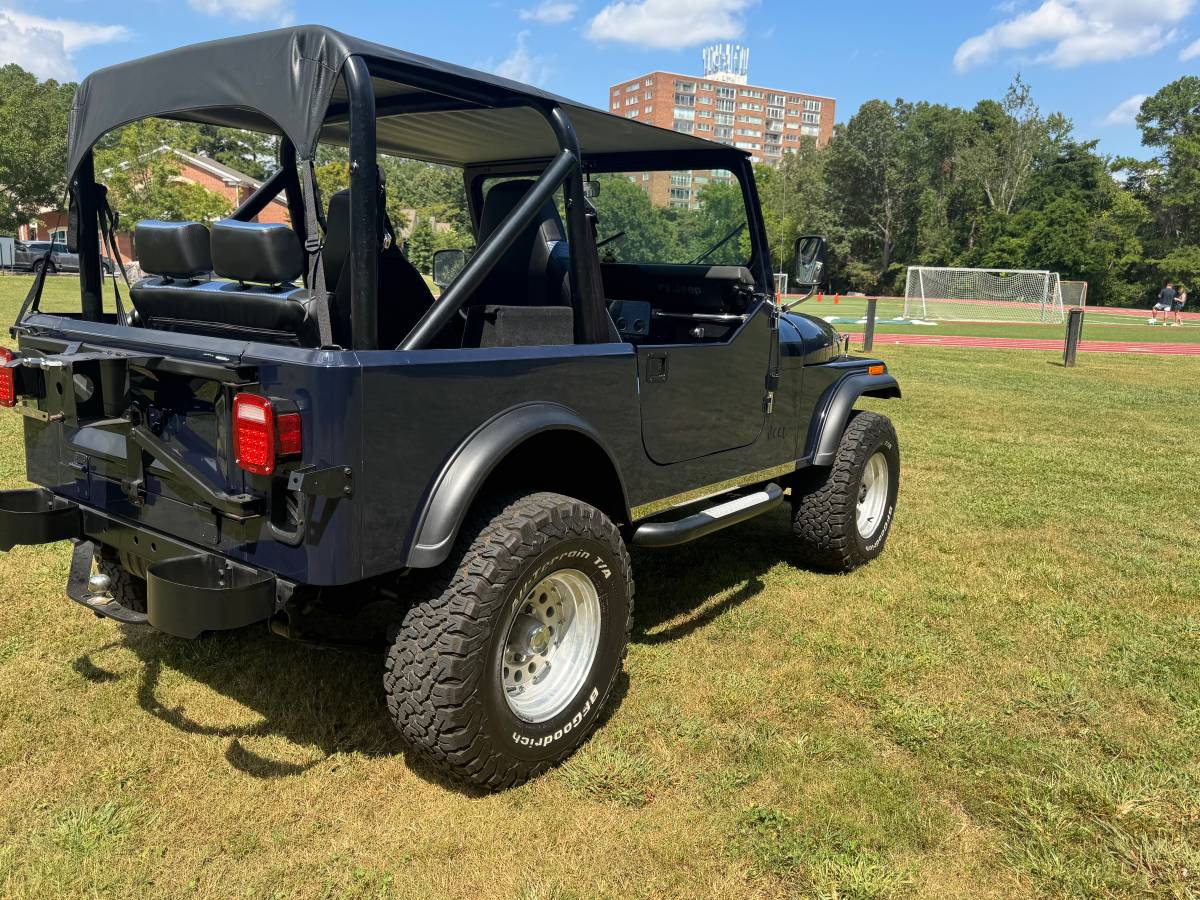 Jeep-cj7-1984-blue-5
