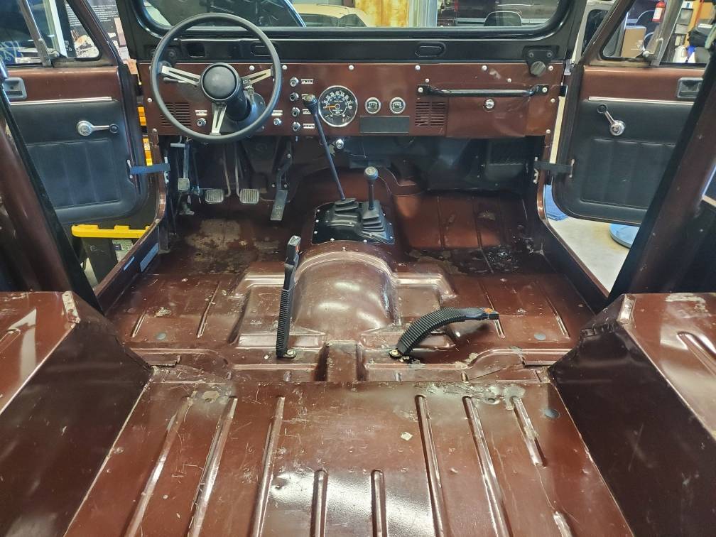 Jeep-cj7-1984-brown-19