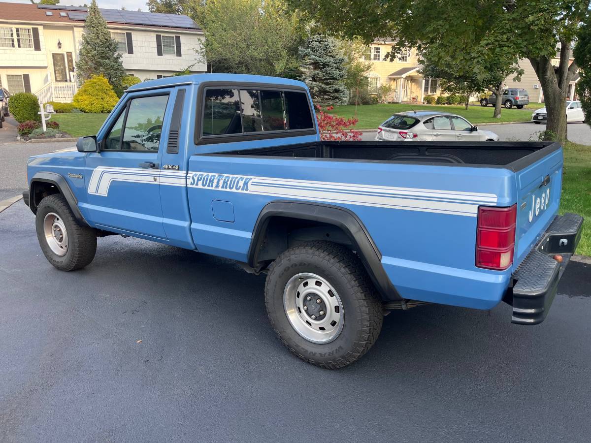 Jeep-comanche-6quot-pickup-base-1988-blue-10