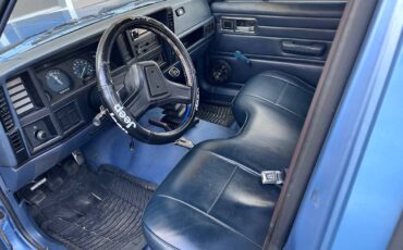 Jeep-comanche-6quot-pickup-base-1988-blue-4