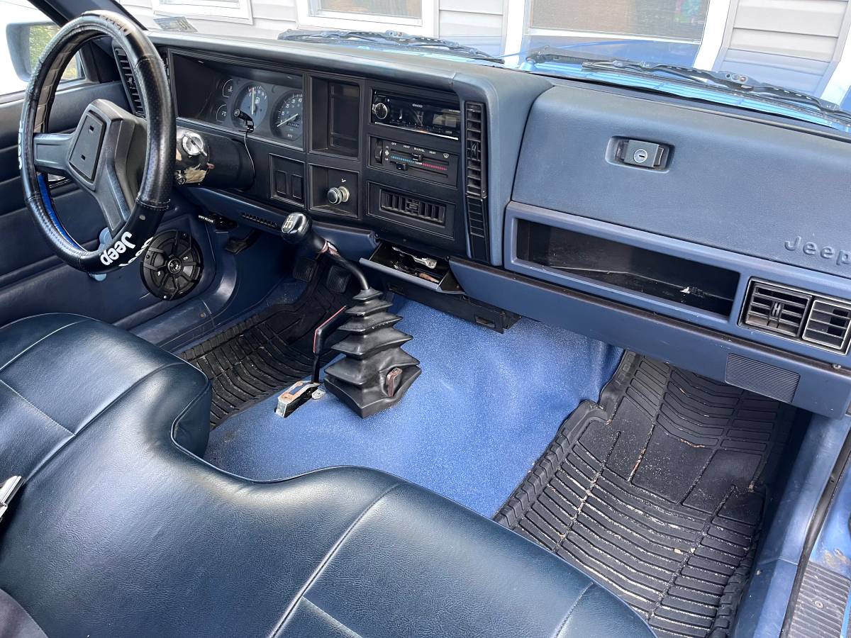 Jeep-comanche-6quot-pickup-base-1988-blue-6