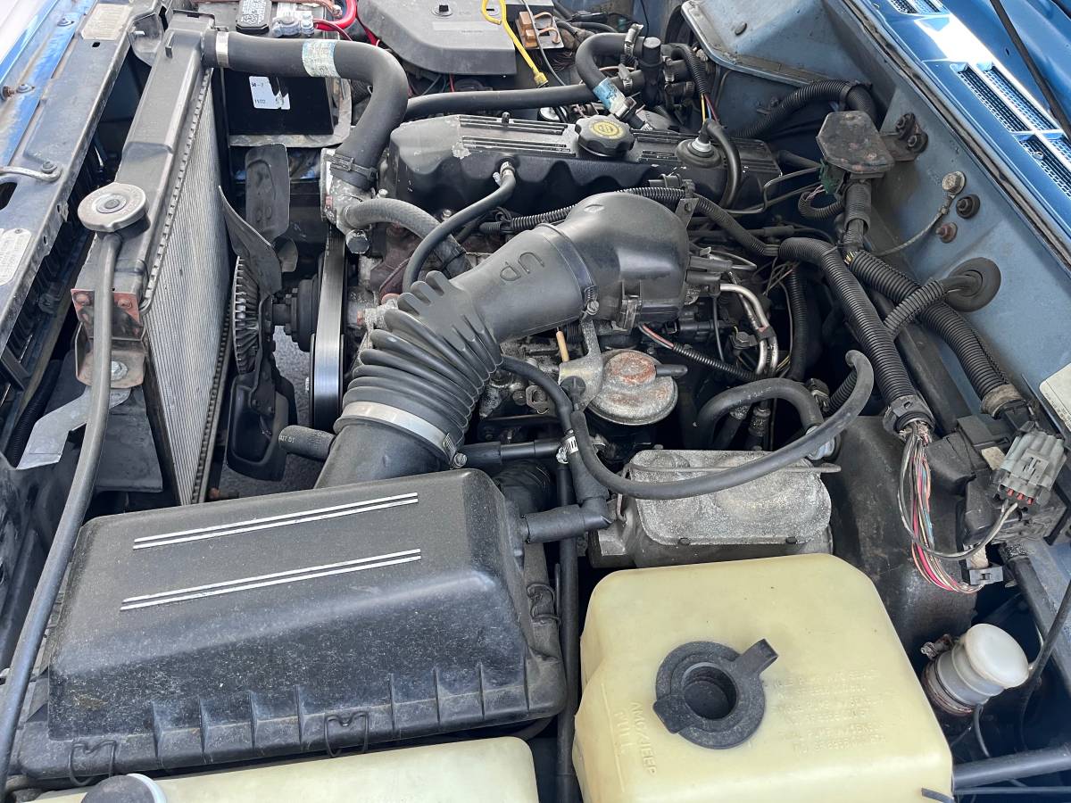 Jeep-comanche-6quot-pickup-base-1988-blue-8