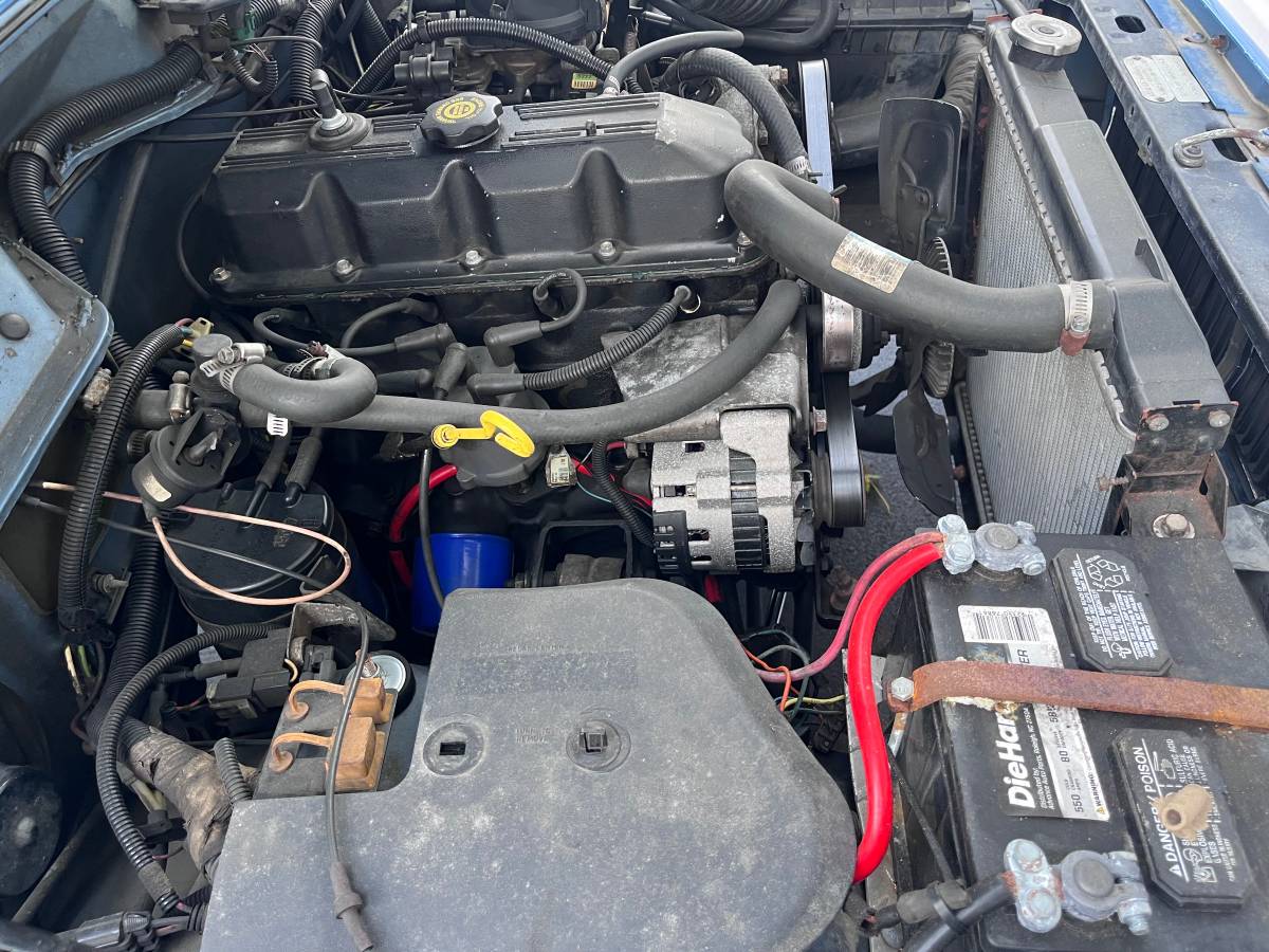 Jeep-comanche-6quot-pickup-base-1988-blue-9