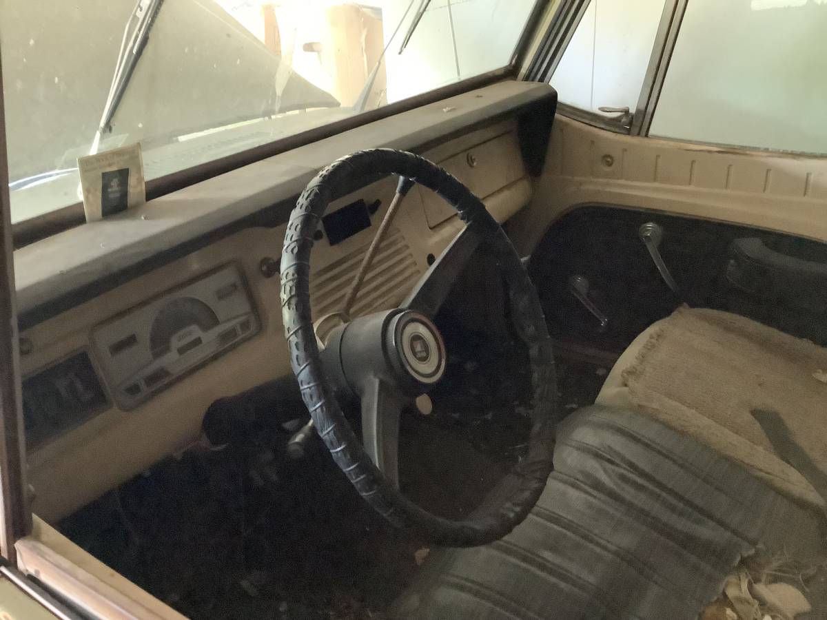 Jeep-commander-4x4-1972-3