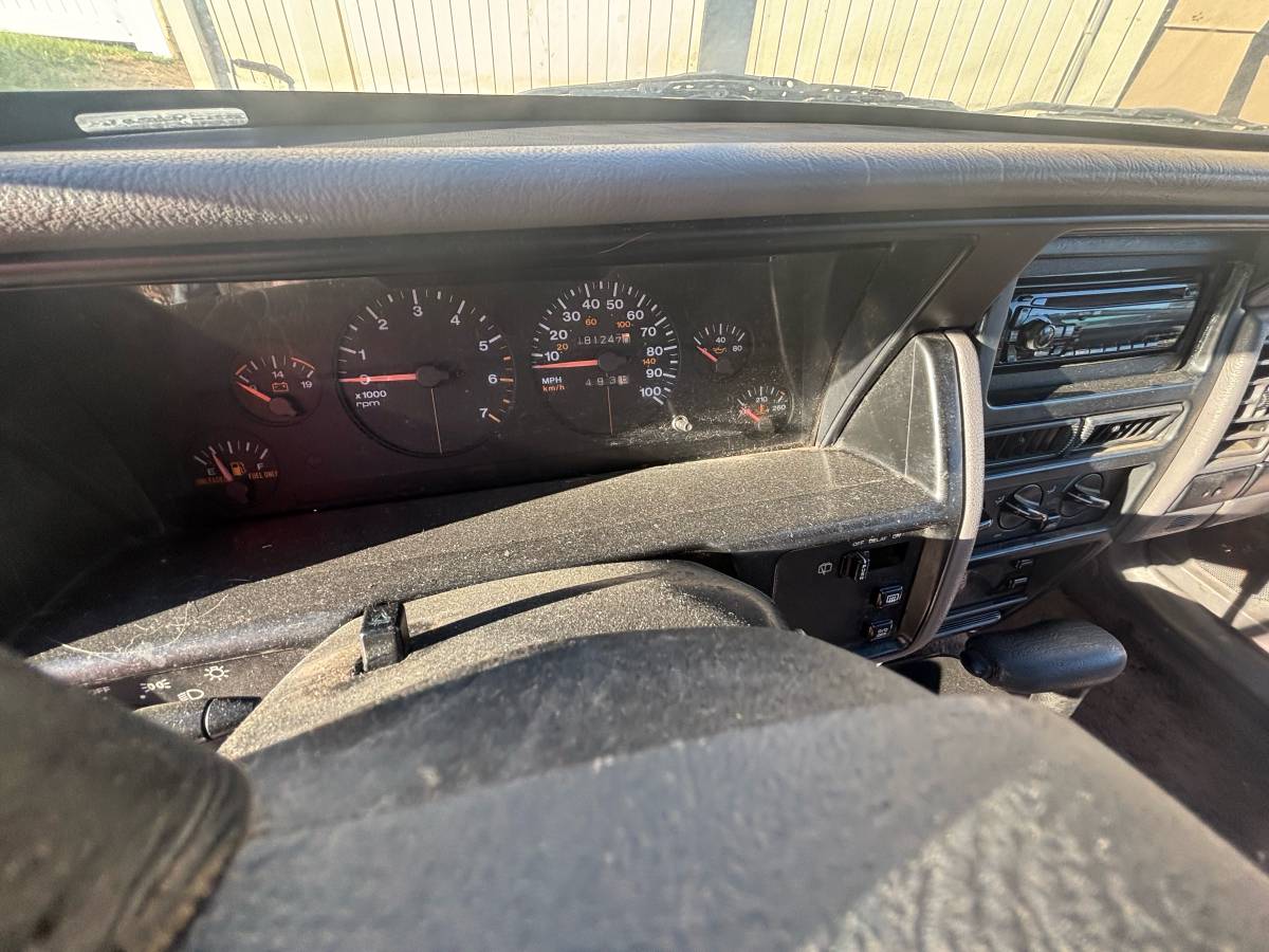 Jeep-grand-cherokee-1993-white-4